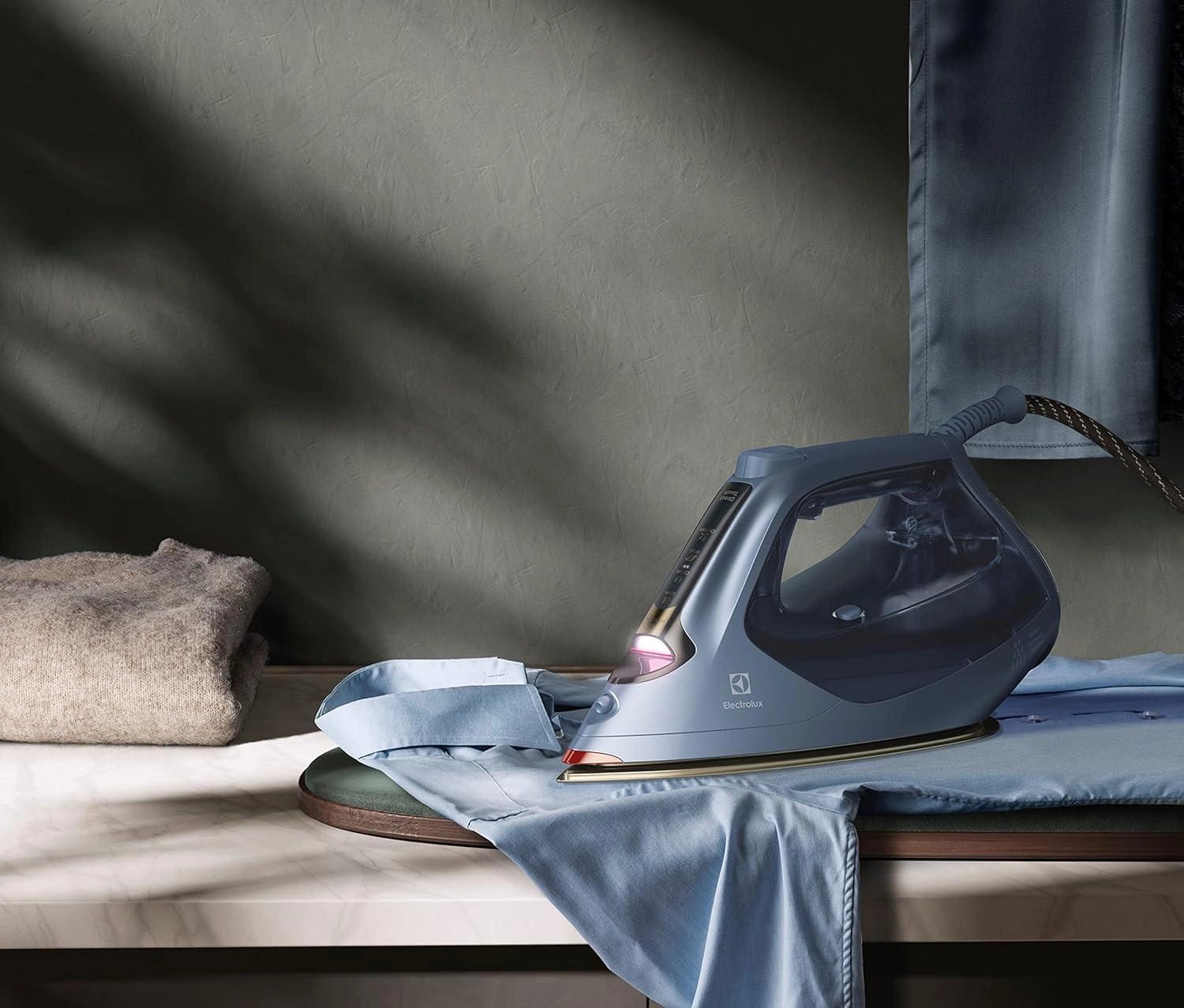 Refine 700 - Steam Iron 0.37L