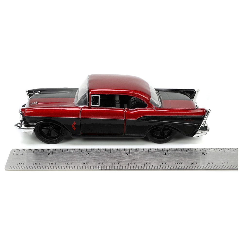 Harley Quinn 1957 Chevy Bel Air with Harley Quinn Figure - 1:32
