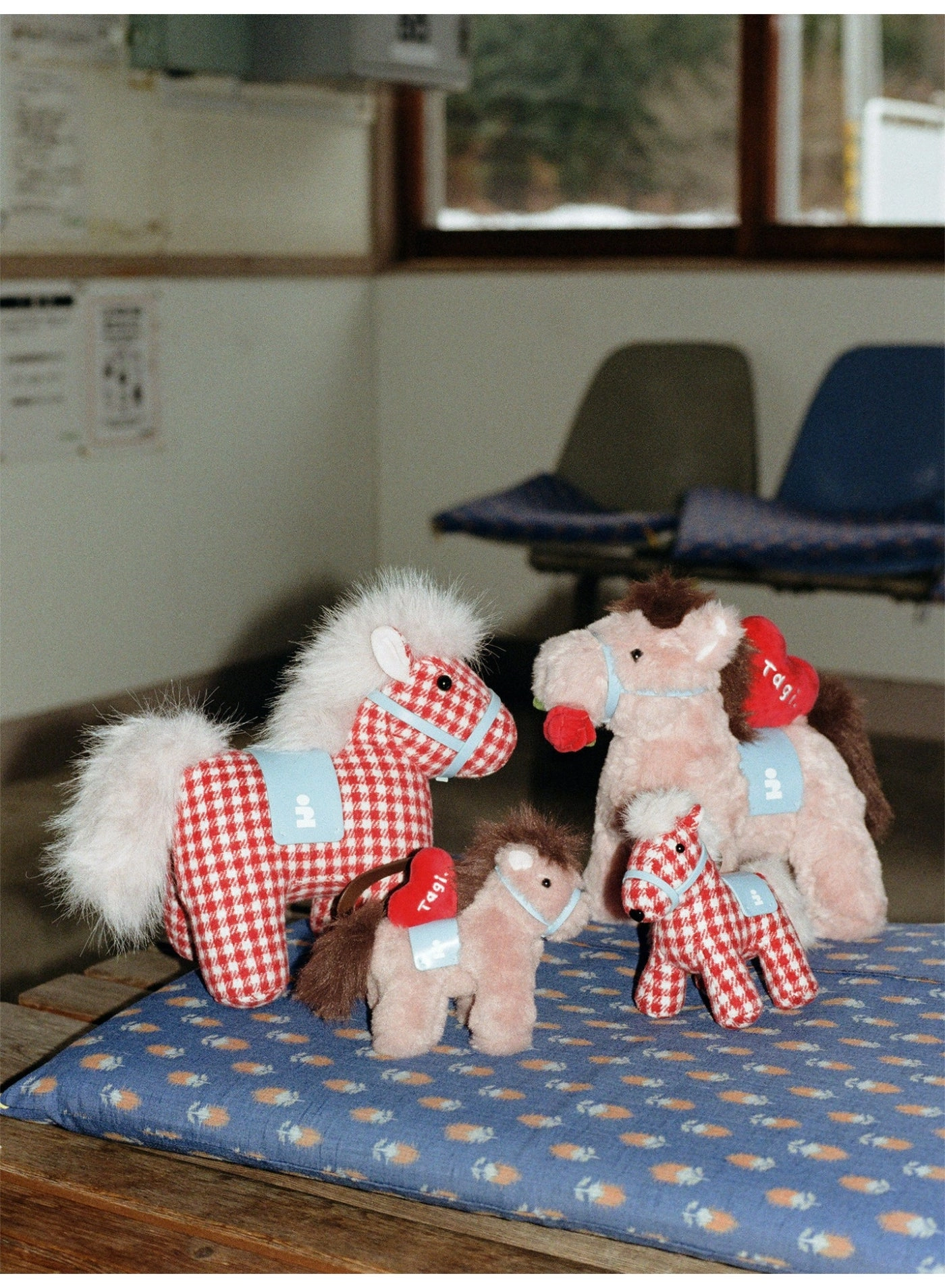 Magi Year of the Horse - 25 cm Lucky Red