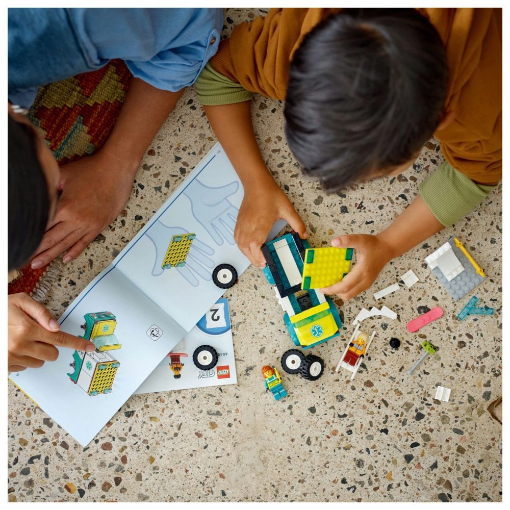 LEGO City Emergency Ambulance and Snowboarder (60403)