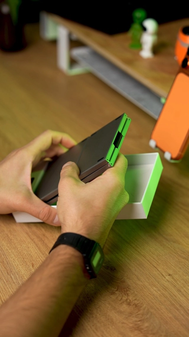 Tri-Fold Wireless Keyboard