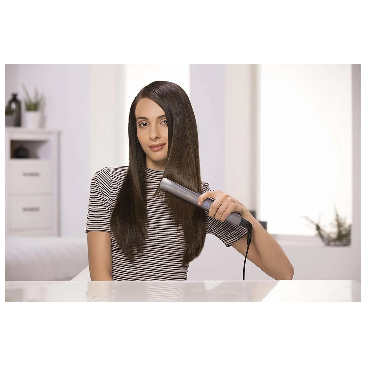 S8598 - 5 temperature settings Maximum temperature 230°C 15 second heat-up time