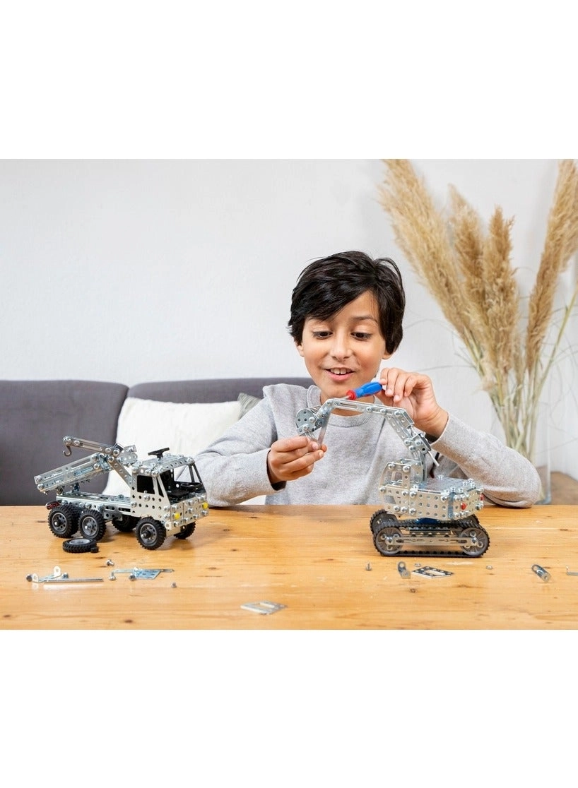 Fire Truck Metal Building Kit - 180 pcs for ages 8+