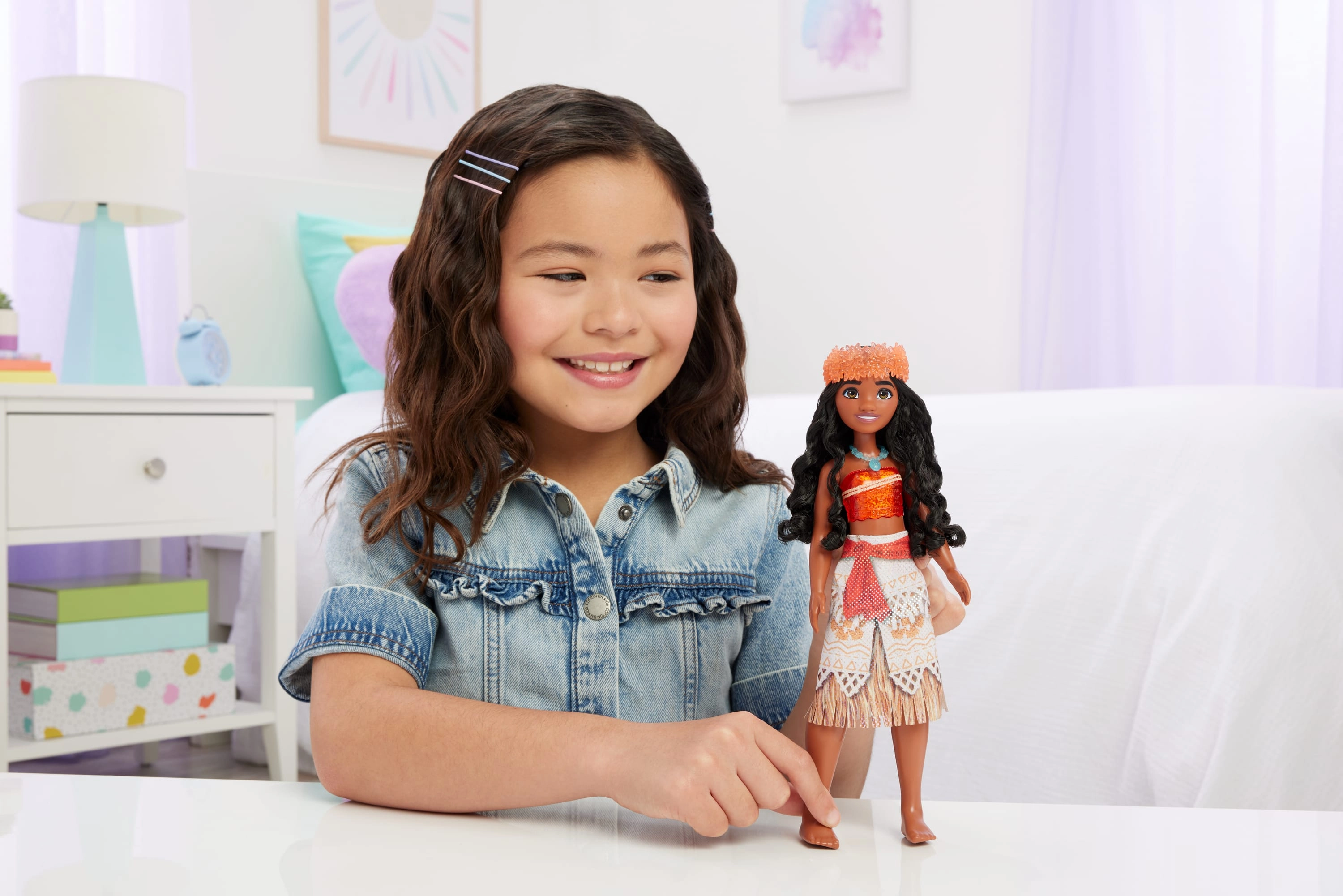 Princess Fashion - Sparkling Clothing and Accessories 13 Dolls Ages 3+