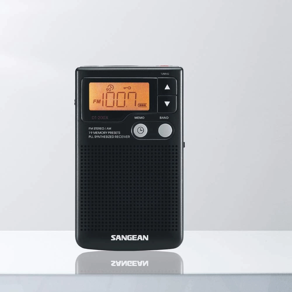 DT-200X - AM/FM Synthesized Pocket Radio