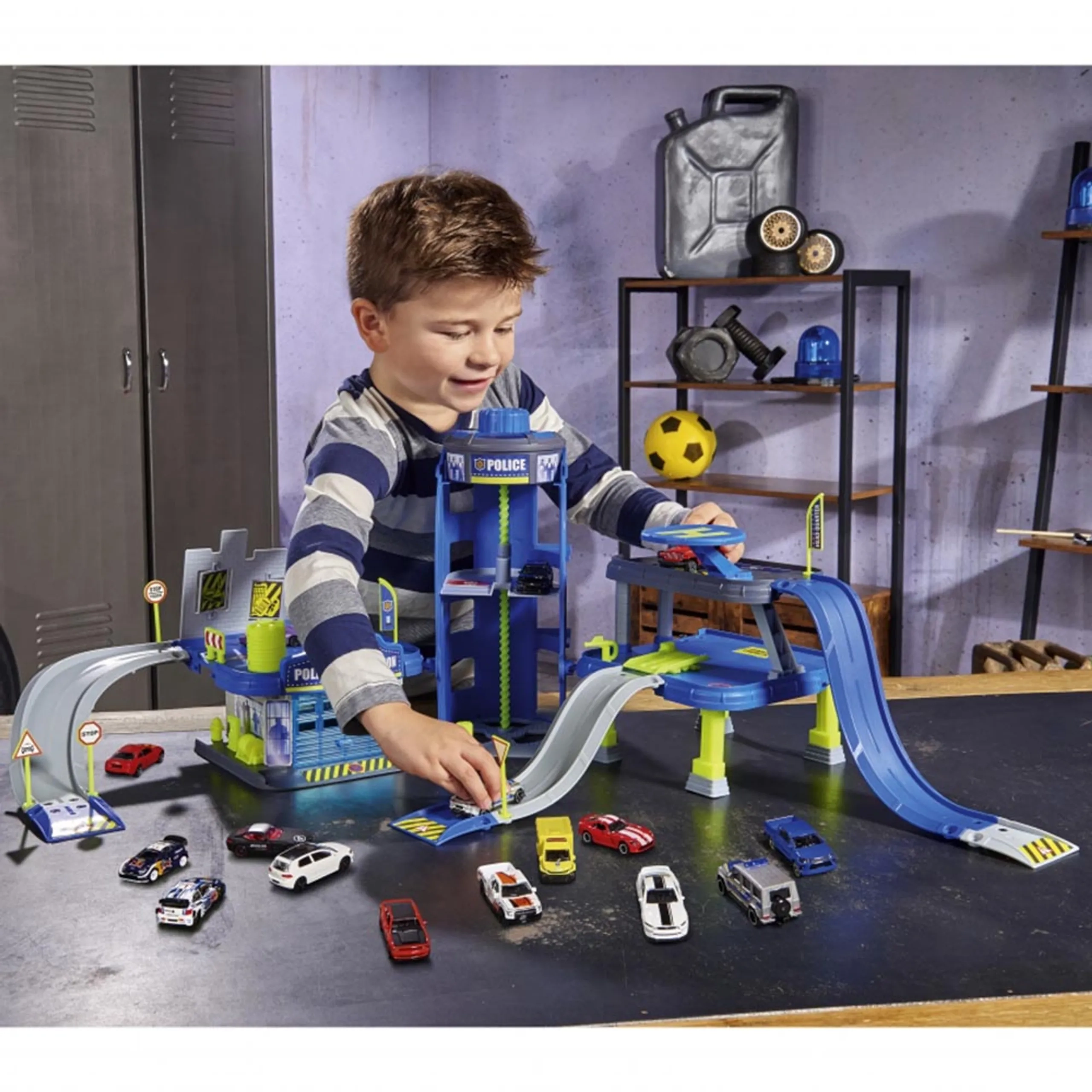 Creatix Police Playset - over 100 parts