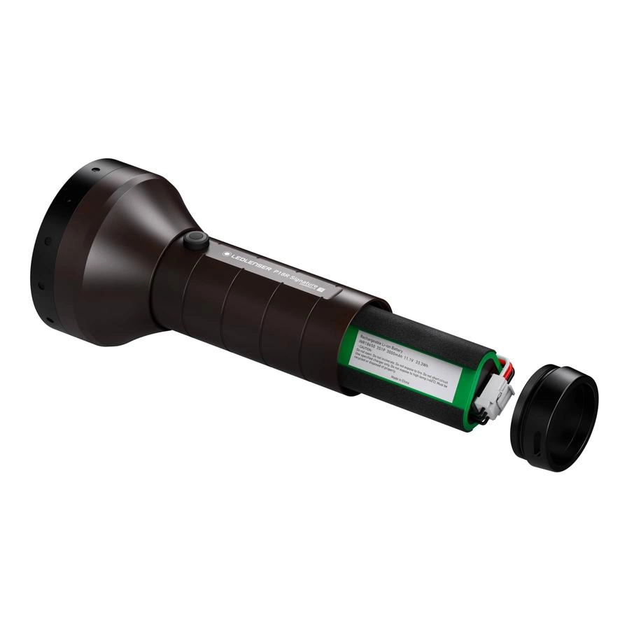 P18R Signature Flashlight Rechargeable (4500lm)