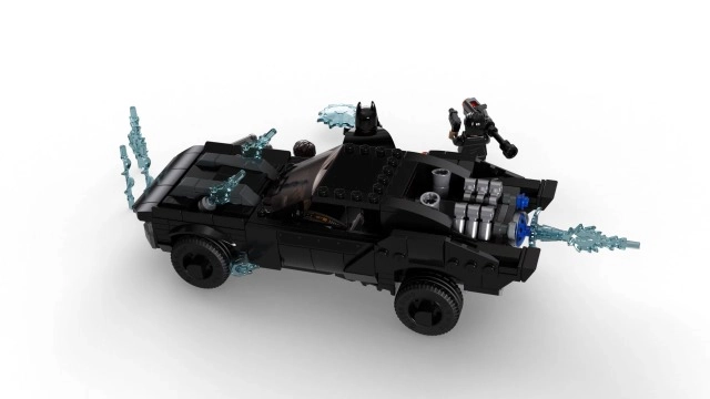 DC Batman Batmobile: The Penguin Chase (76181)