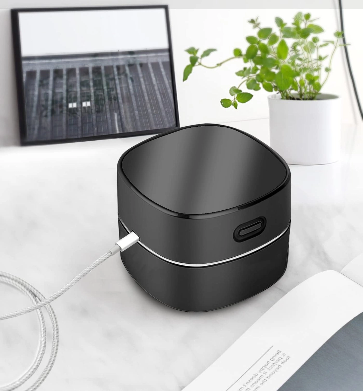 Desktop Vacuum Cleaner - Cordless 360º Rotatable 400 mins