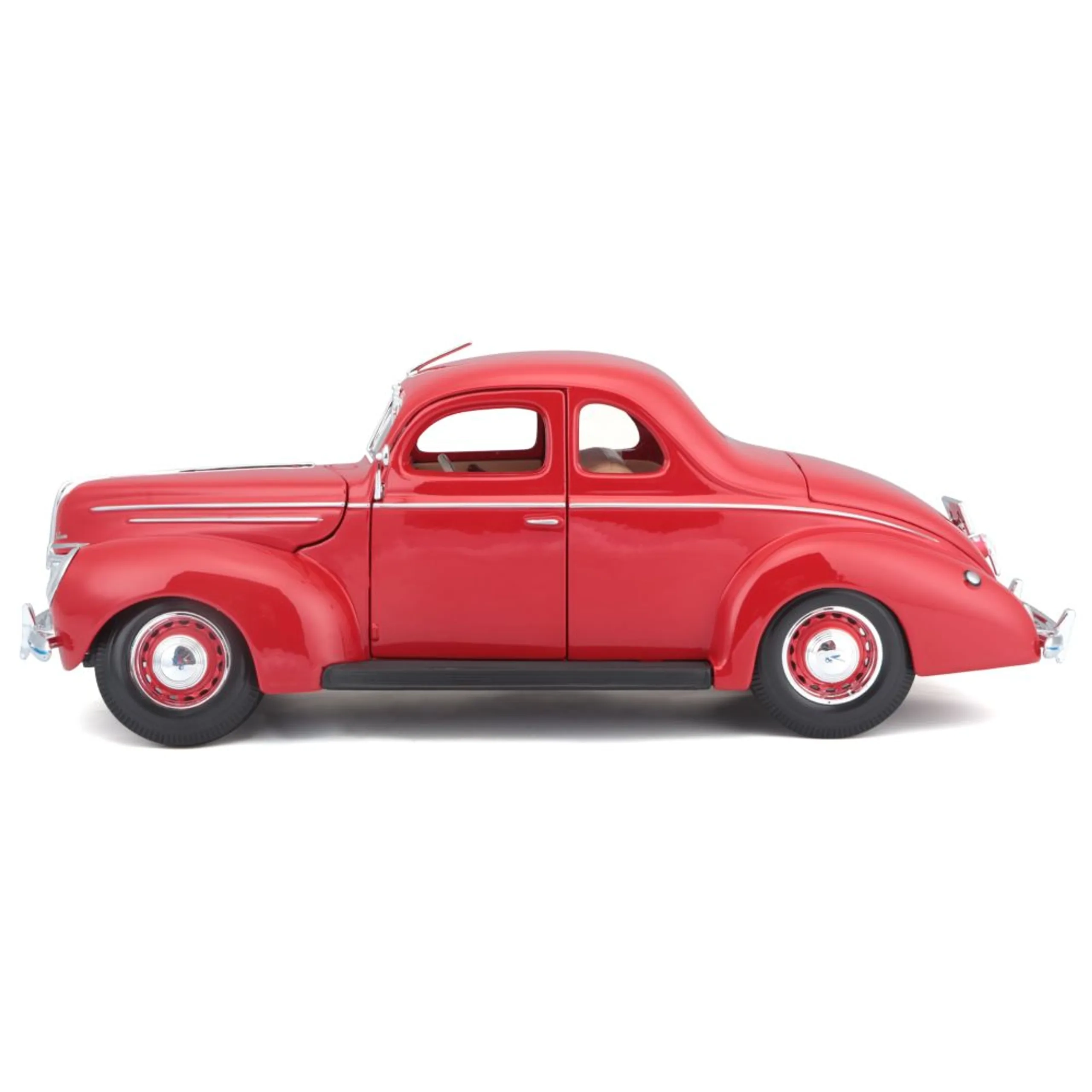 1939 Ford Deluxe Coupe - 1:18