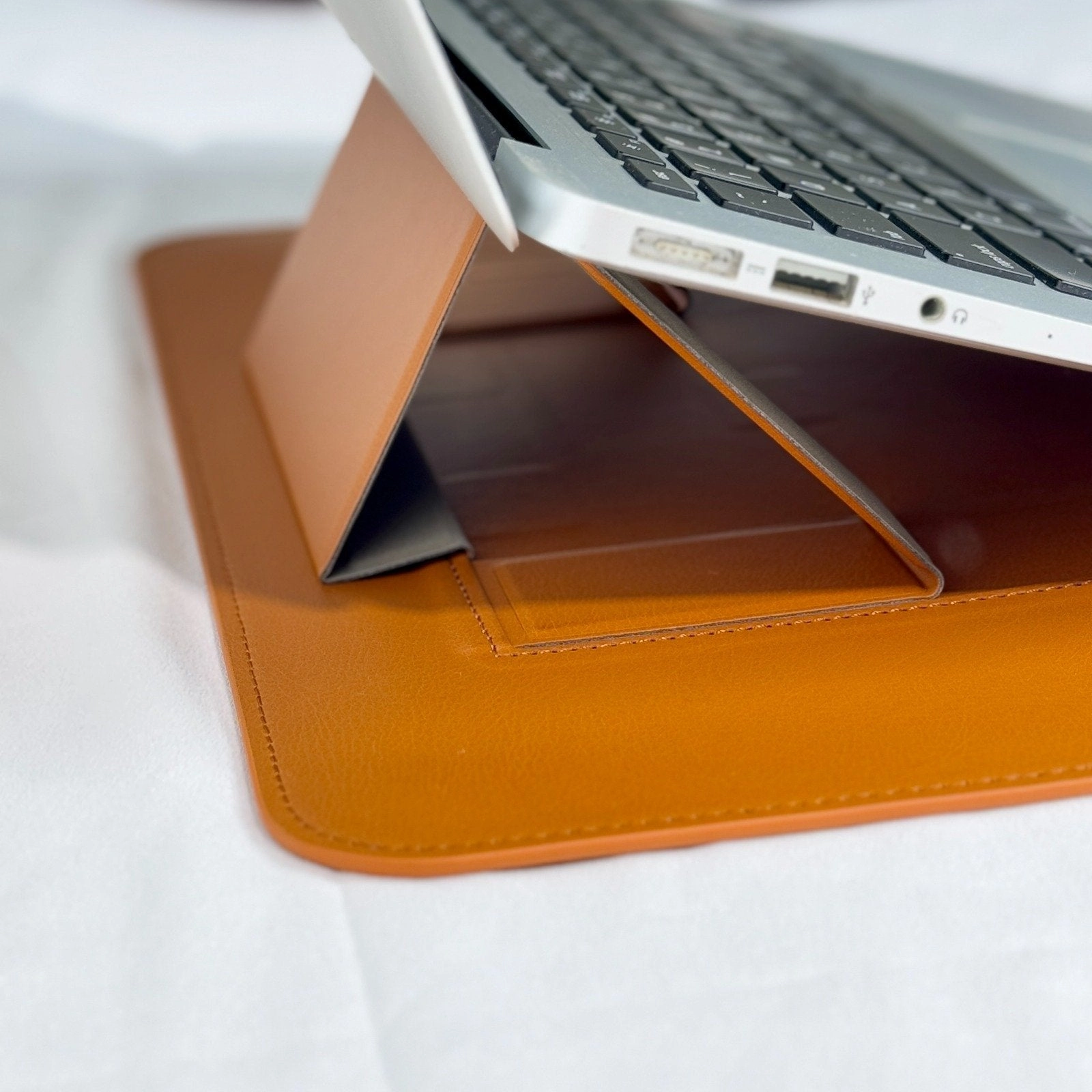 Eleve Leather Sleeve for MacBook 13.6-Inch