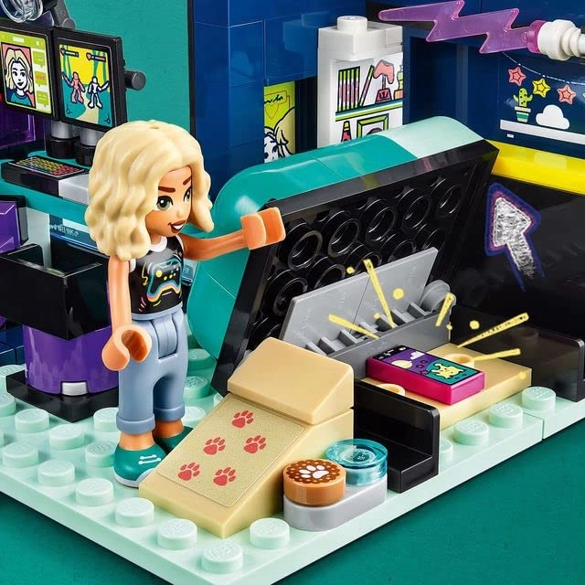 LEGO Friends Nova's Room (41755) - Gaming Themed Bedroom