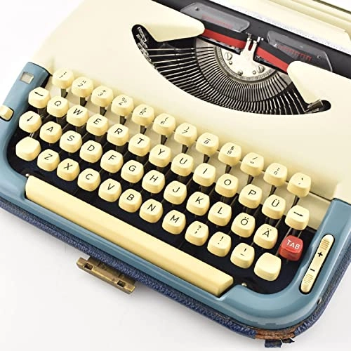 Old Fashioned Typewriter - 1 piece(s)