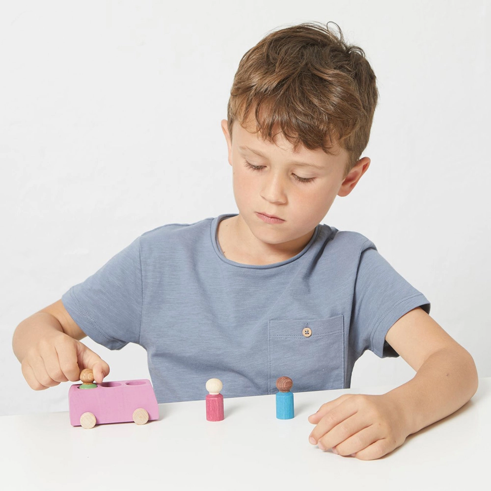 Wooden Bus With 3 Figures - Suitable for 3 years & above