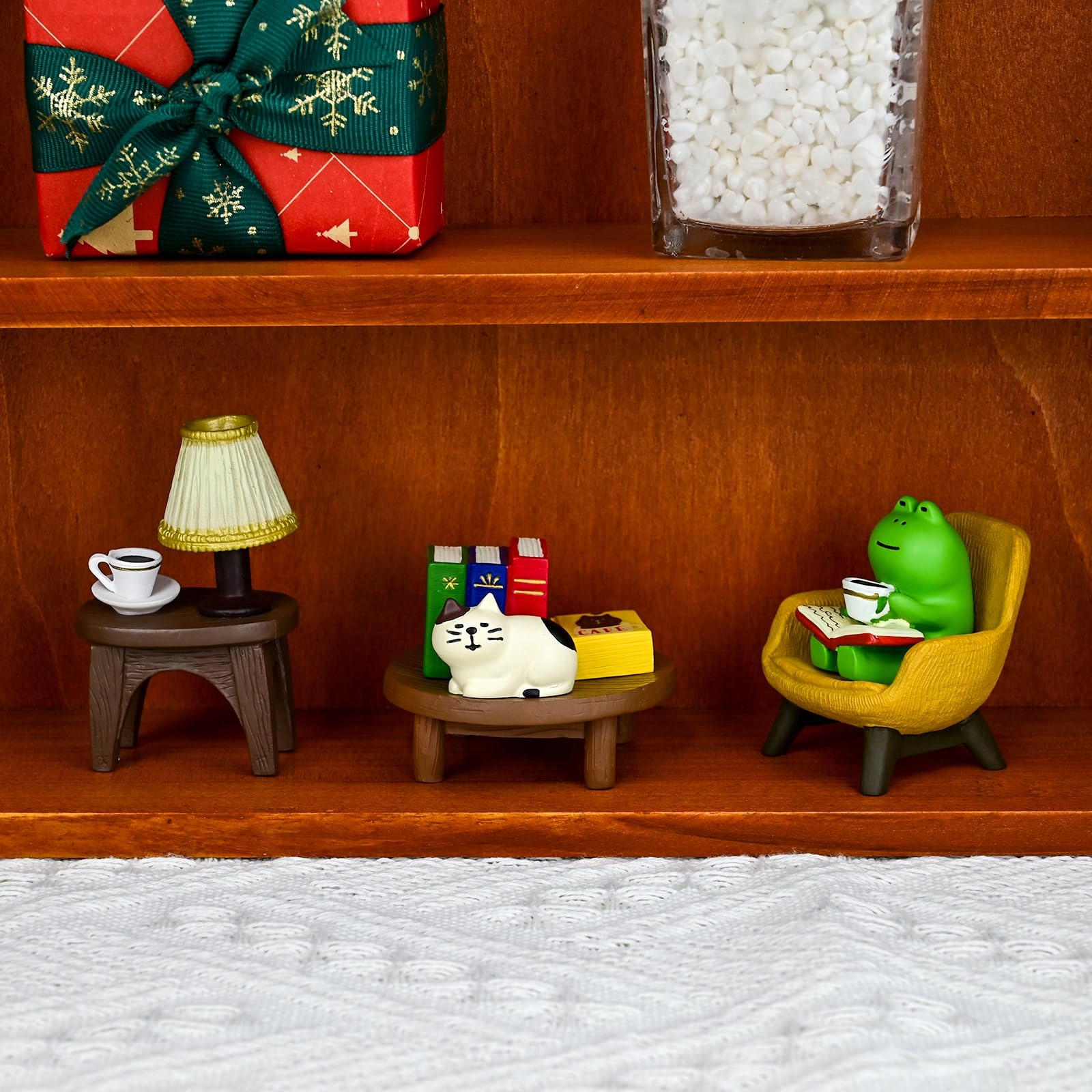 Miniature Frog Figurines - Plastic Resin Set