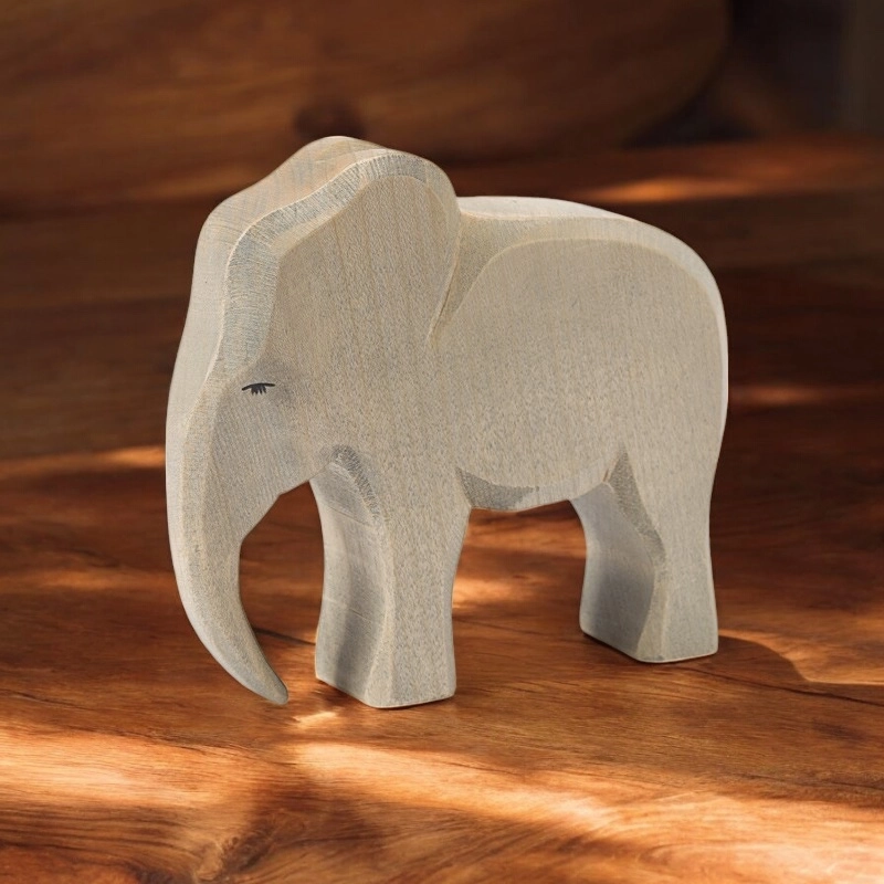 Elephant Male (24401497-20420)