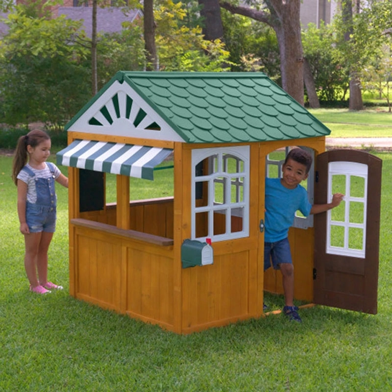 Garden View Playhouse - 100% cedar 135.38 x 137.92 x 145.8 cm