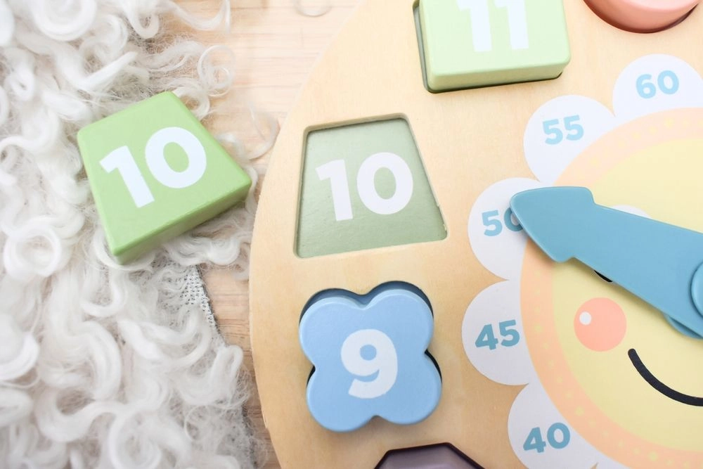 Clock Puzzle And Shape Sorter - Suitable for 3 years & above 13 pieces