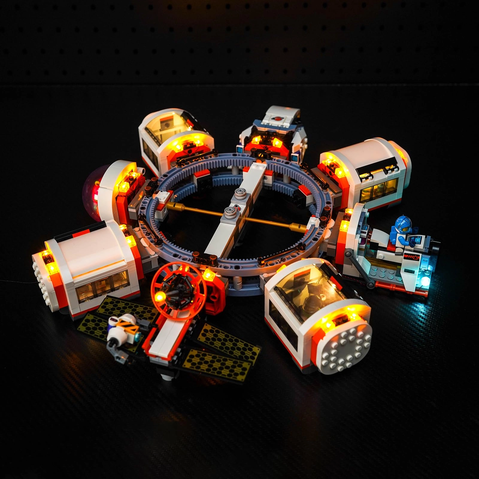 BrickBling LED Light Set Compatible with 60433 Modular Space Station - Standard Version 10 LEDs USB Battery