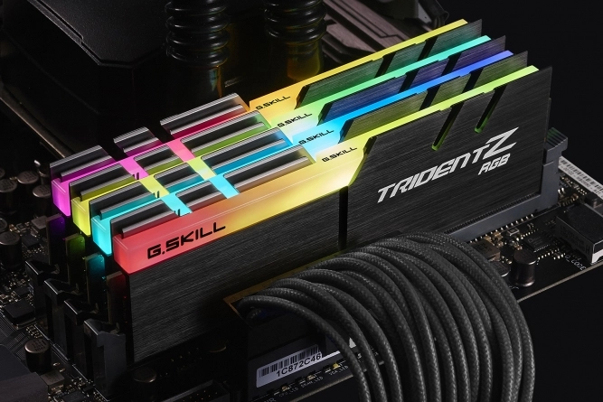Trident Z RGB - 32GB 3200MT/s 288-Pin DDR4