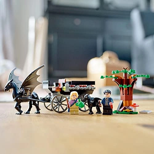 Harry Potter Hogwarts Carriage and Thestrals (76400)