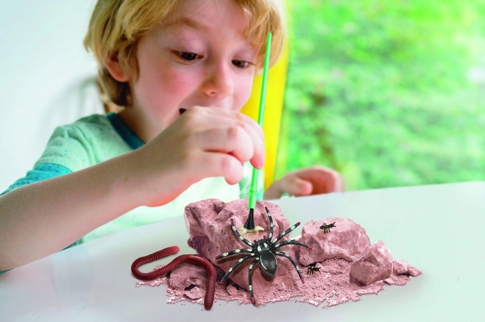 Creepy Crawly Digging Kit Entomology - 5 years+