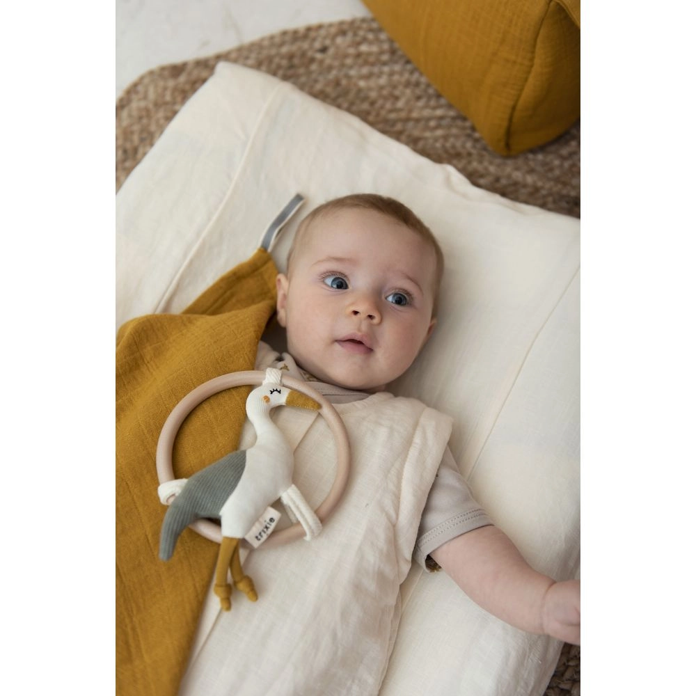 Heron - Suitable for 0 month and above 100% organic cotton - filling: 100% recycled PES - wood