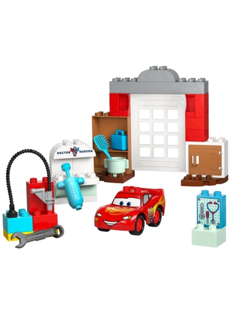 McQueen’s Visit to Doc’s Garage - Disney Pixar Cars