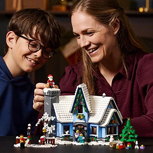 Santa’s Visit (10293) - 1,445 Pieces