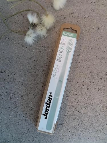 Green Clean Toothbrush - Medium