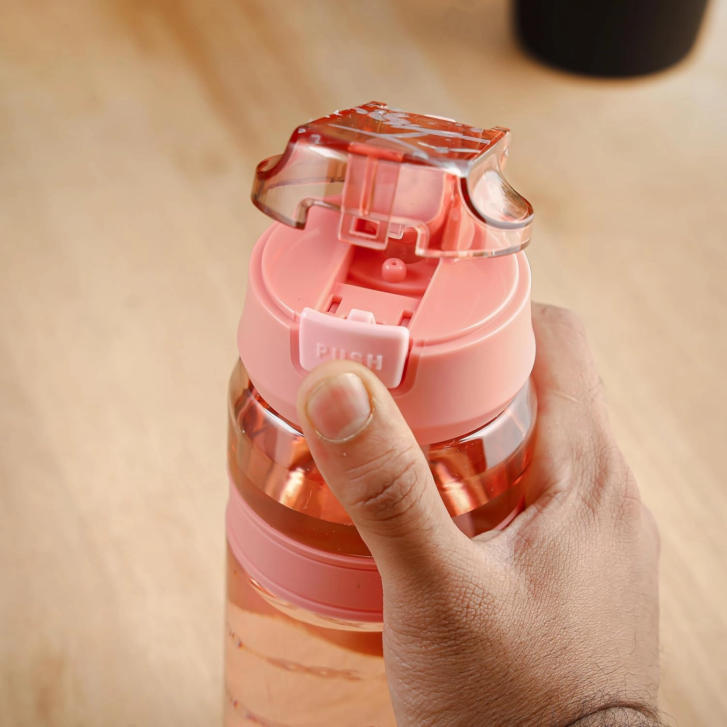 DC3237 Water Bottle - Push-button lid 700 ml