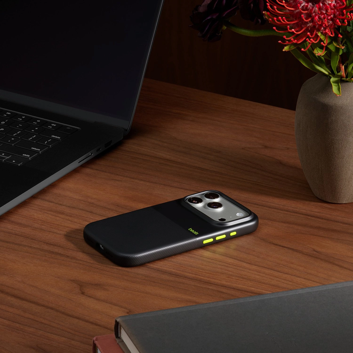 Rugged Case Everest with MagSafe for iPhone 17 Pro