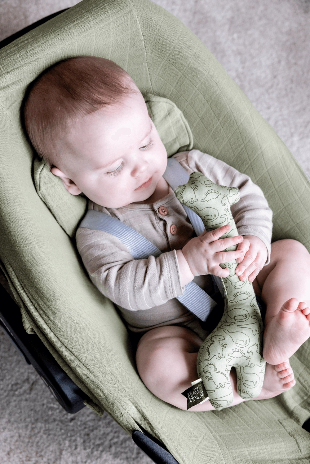 Rattle Giraffe Daring Dino - 0 months 100% organic cotton