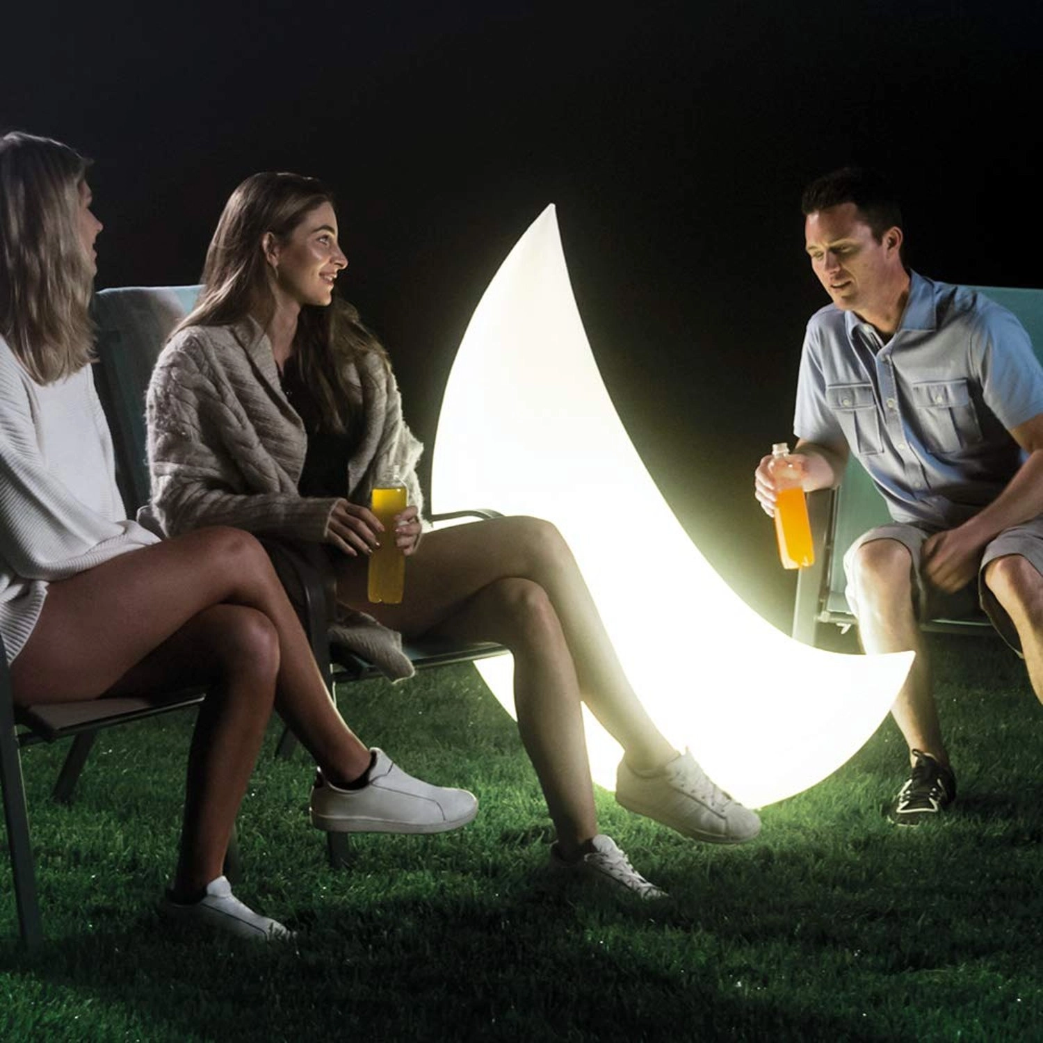 LED Floating Crescent Light - 30.48 x 30.48 x 7.3 cm 1170 gram