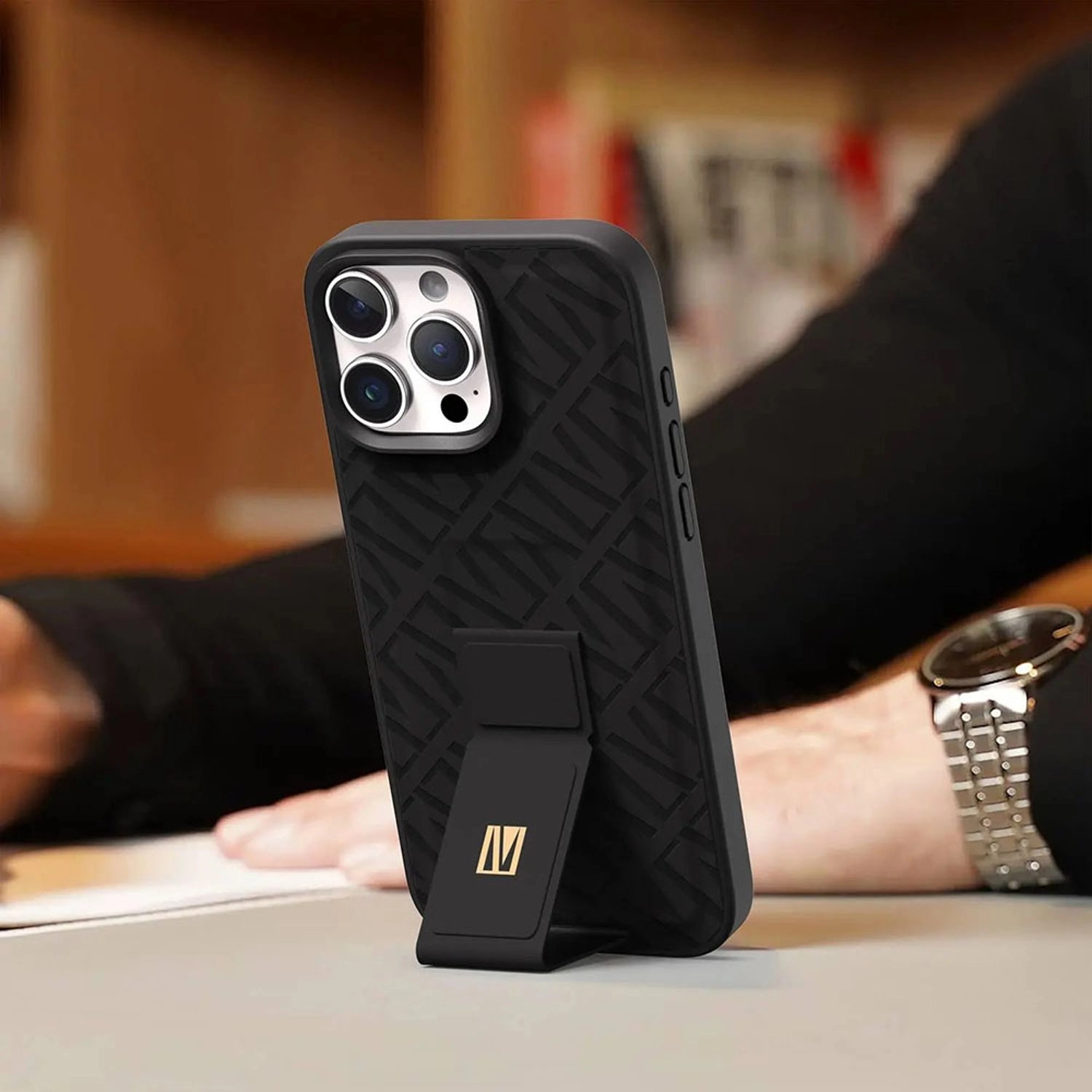 Morphix Cuero Gripstand Case - PU for iPhone 16 Pro