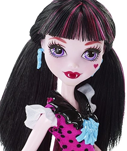 Draculaura Doll - Articulated First Day of School Ages 6+