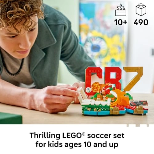 Cristiano Ronaldo – Football Highlights (43012) - 3D Display Model Collectible Minifigure
