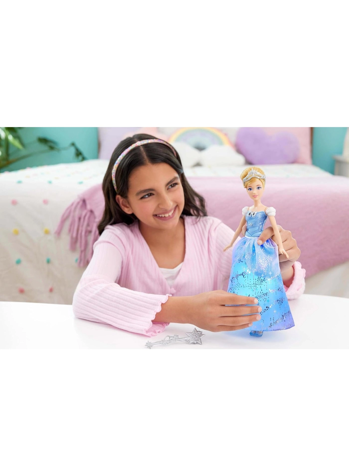Cinderella Fashion Doll - Light-Up Dress Magic Wand Activation