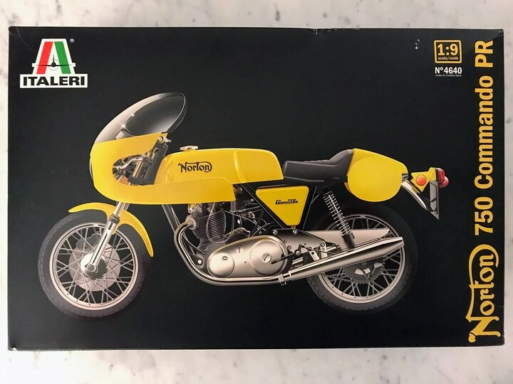 Italeri Norton Commando 750Cc - Unpainted Model Kit (itas4640) - 1:9