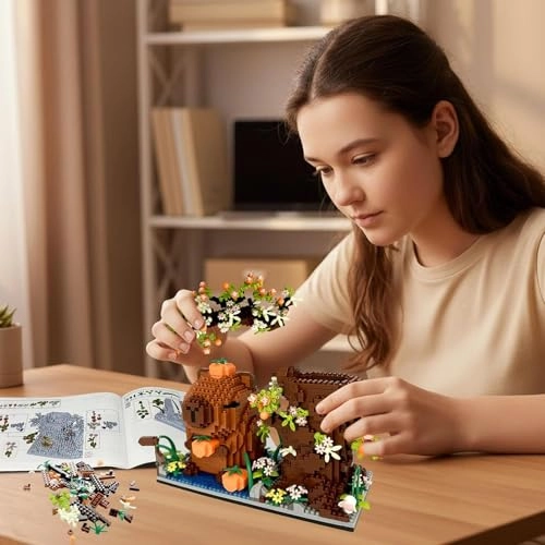 Capybara Pen Holder Building Block Set - 1880 pcs