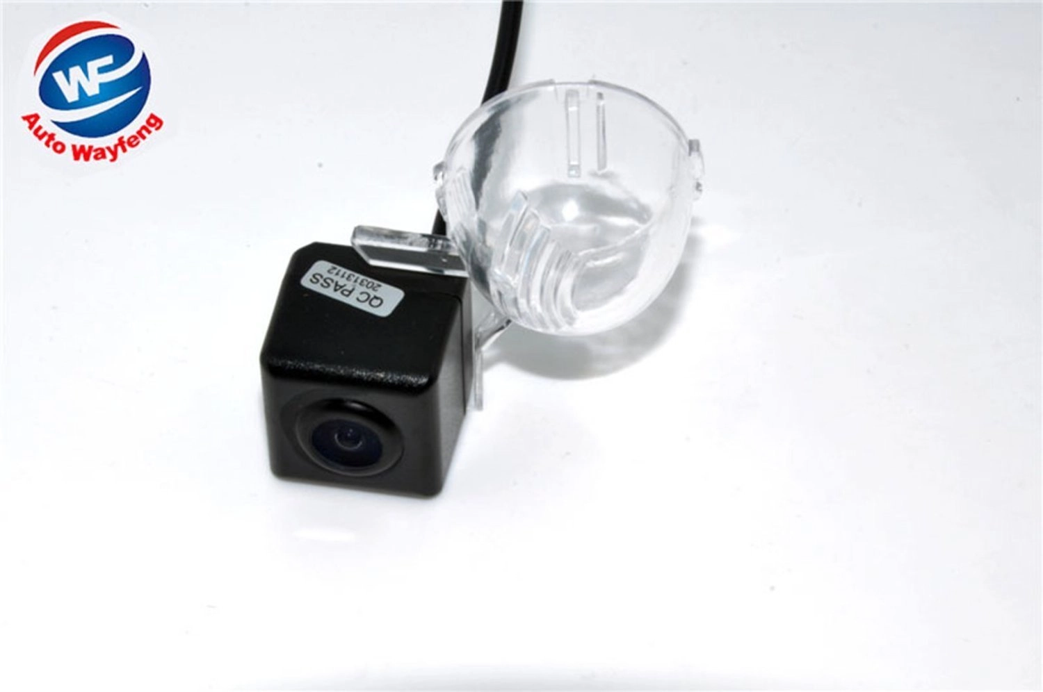 Car Rearview Camera - 728 x 512 pixels