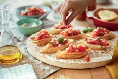 Separate the Airfryer's cooking space with the food separator