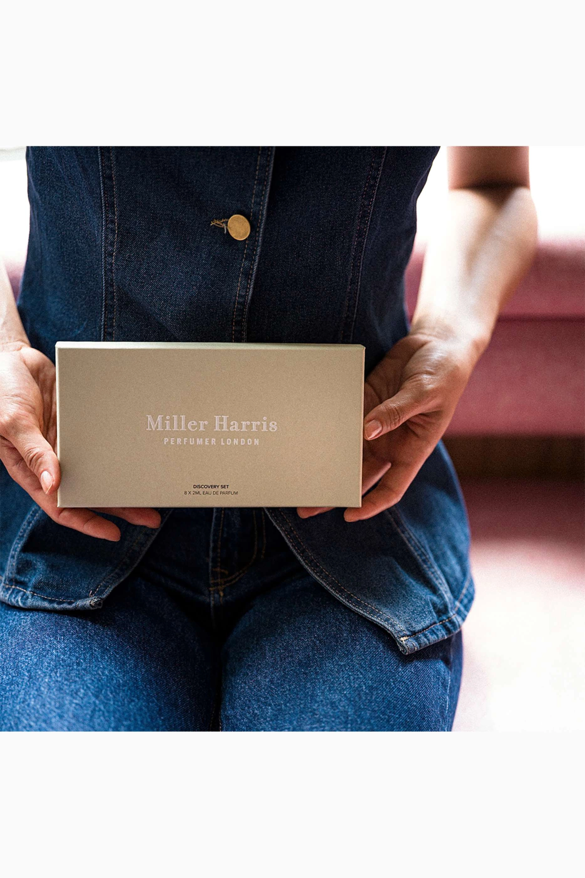 Tea Tonique Eau de Parfum 2ml + Soufflot Eau de Parfum 2ml + Peau Santal Eau de Parfum 2ml + Celadon Eau de Parfum 2ml + Hydra Figue Eau de Parfum 2ml + Rose Silence Eau de Parfum 2ml + Scherzo Eau de Parfum 2ml + Oud Éclat Eau de Parfum 2ml