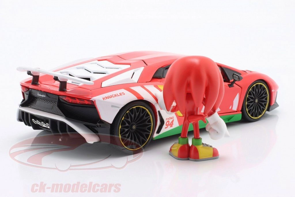Lamborghini Aventador SV with Knuckles Figure - 1:24