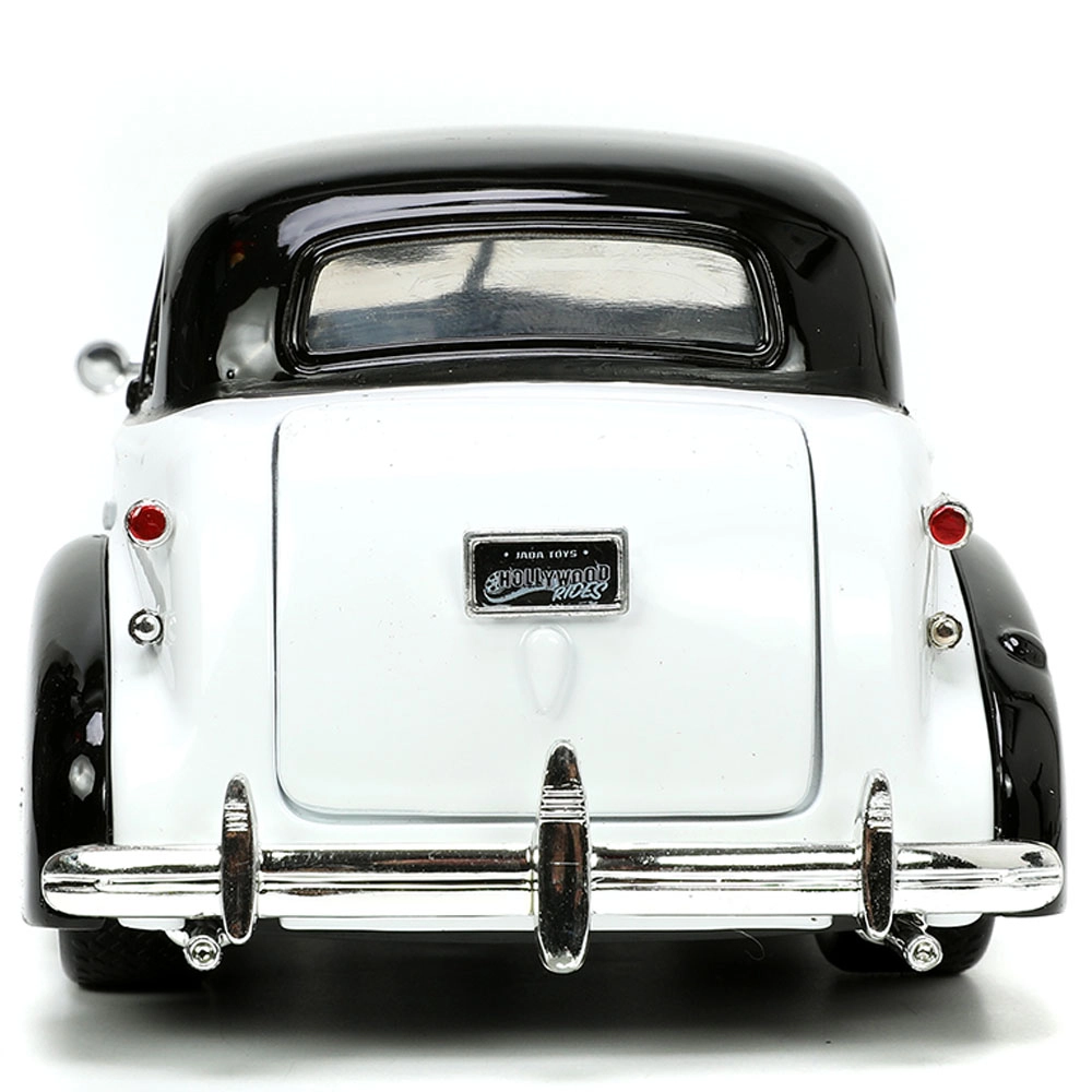 Mr Monopoly 1939 Chevy Master with Figure - 1:24