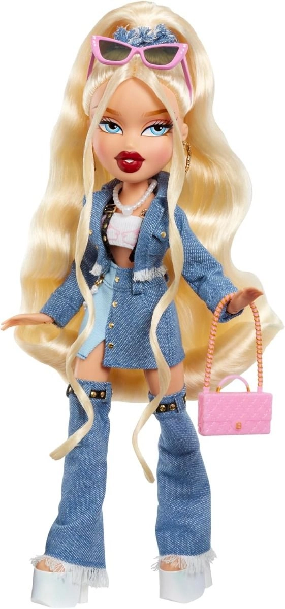 Bratz Cloe Fashion Doll - Alwayz 10 Accessories Ages 6+