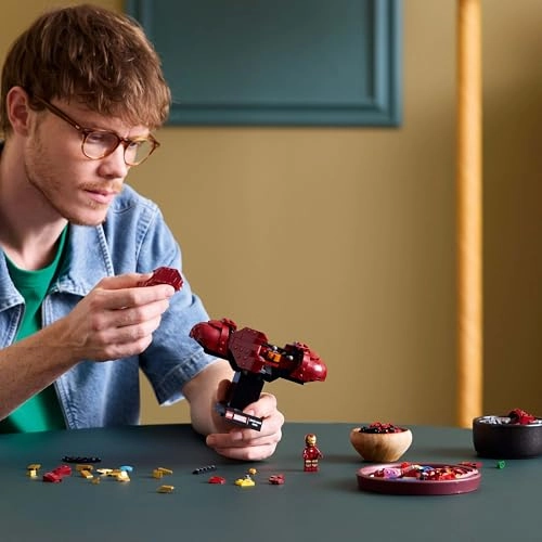 Iron Man MK4 Bust (76327) - 436 Pieces Minifigure