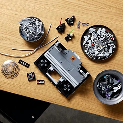 Star Wars Emperor's Throne Room Diorama (75352) - 40th Anniversary Luke Skywalker and Darth Vader Minifigures