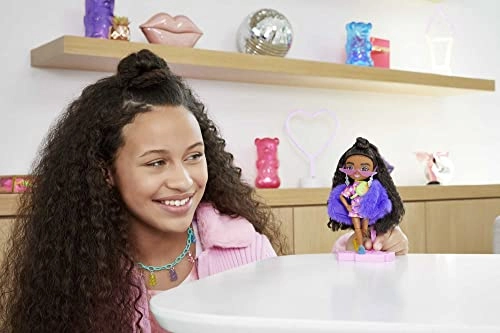 Barbie Extra Minis - 5.5 in Doll Stand Ages 3+