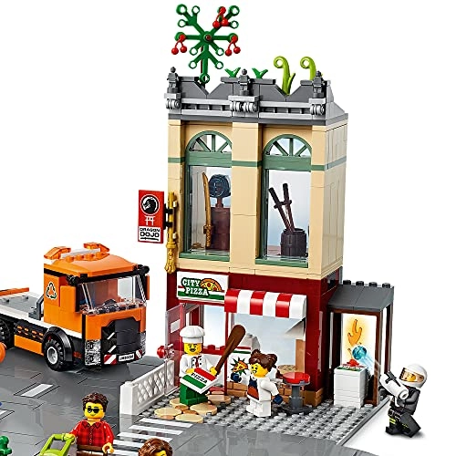 City Town Centre (60292) - Car Wash 8 Minifigures